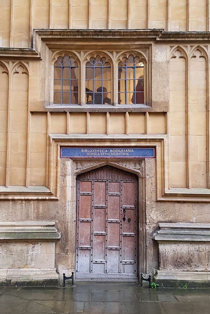 Door to the Bodleian library in Oxford